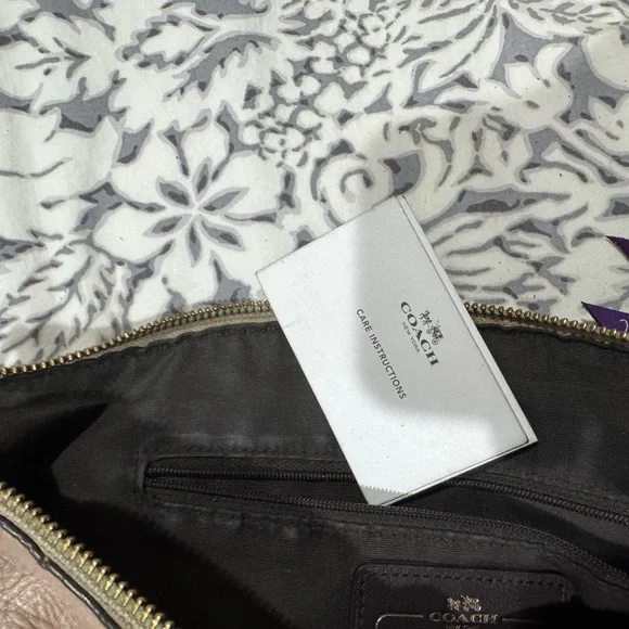 Vintage Coach rose gold pink leather purse / crossbody - Picture 10 of 13